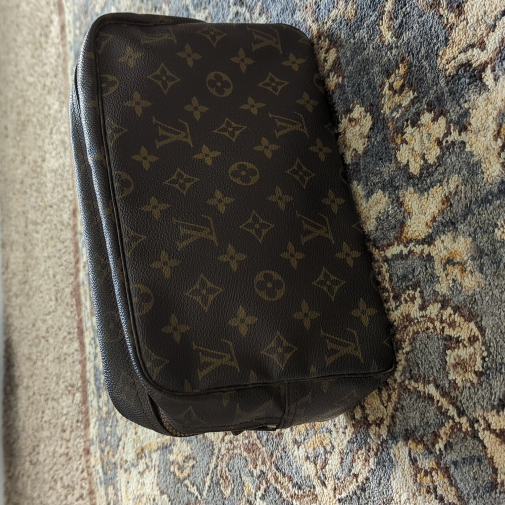Vintage Louis Vuitton monogram trousse toilette 28